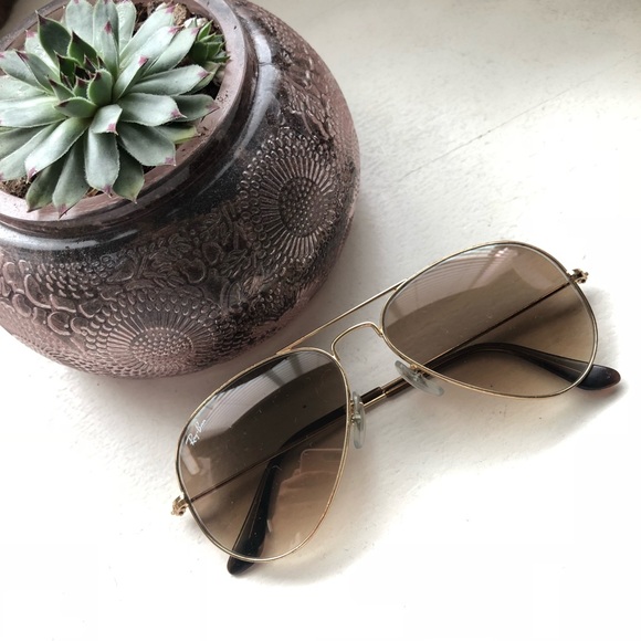 Ray-Ban Accessories - Ray-Ban gold aviators